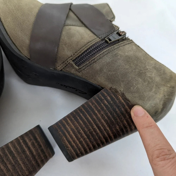 CLARKS Indigo Artisan Heath Woodlark Belted Buckle Ankle Boots Boho Punk Heel 9M - Picture 9 of 14